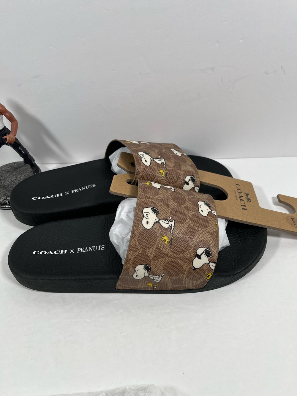 NWT Coach X Peanuts Pool Slide In Signature Canvas With Snoopy Print Unisex - Picture 3 of 7